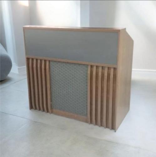 كاونتر استقبال خشبي مع أدراج 120 سم