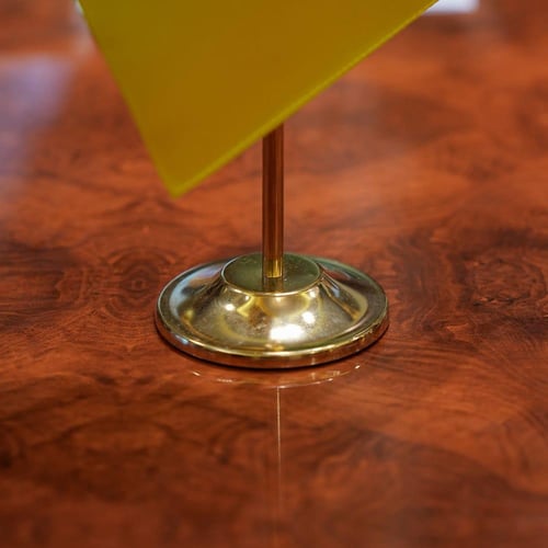 سارية مع علم السعودية مكتبي صغير لون ذهبي مقاس 45س...