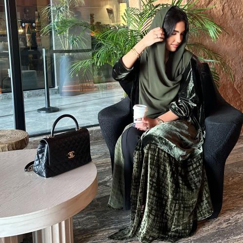 V107 - Dark Olive Velvet