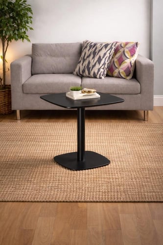 طاولة كافيه مربعة بتصميم متعدد الالوان