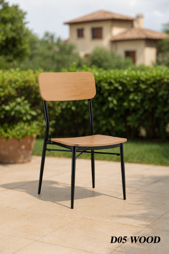 كرسي خشبي بمقعد معدني