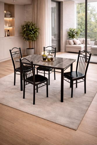 طاولة طعام سيراميك فاخرة بتصميم عصري لإطلالة أنيقة...