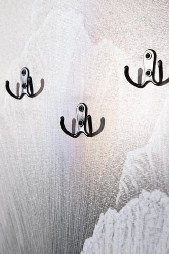 لوحة جدارية مع علاق بتصميم زهرة فاخرة