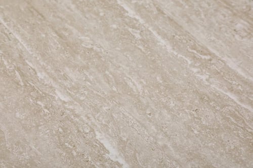 طقم طاولة كافيه سيراميك فاخرة مع كرسيين الوان متعد...