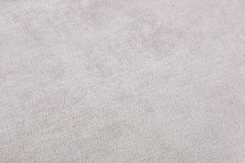 طاولة طعام خشبية فاخرة بلون البيج مع كراسي مبطنة م...