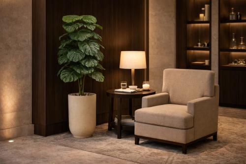 شجرة مونستيرا صناعية فاخرة في حوض أرضي أنيق متوفر...