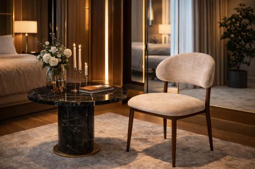 كرسي مريح بتفاصيل راقية وعصرية متعدد الالوان