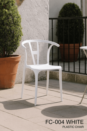 كرسي بلاستيك متعدد الاستخدام متعدد ألوان أنيقة