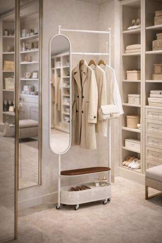 علاقة ملابس أرضية مع مرآة جانبية ورف تخزين – تصميم...