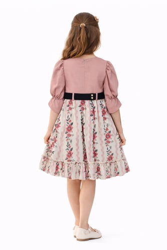 فستان بناتي أنيق بطبعات ورد ناعمة وحزام مزين بالور...