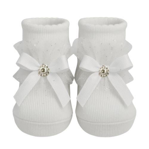 جوارب مواليد بيضاء بفيونكة وتزيين لؤلؤي فاخر