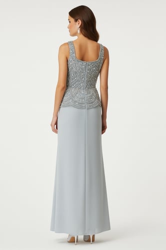 فستان سهرة سماوي مطرز بتفاصيل لامعة وقصة ضيقة راقي...