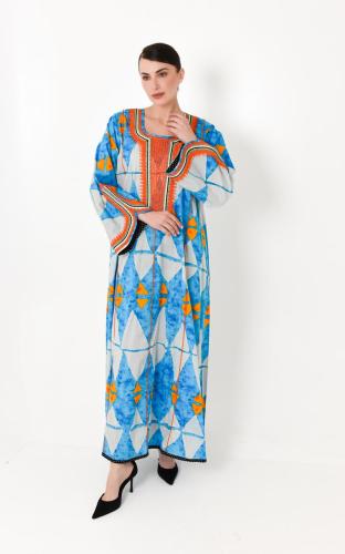Cotton thobe with embroidered sleeves