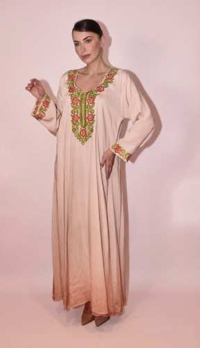 Jalabiya with embroidered collar and sleeves