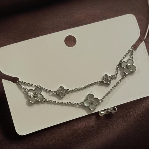 أسواره انيقه بجوده عاليه مميزه باللون الفضي