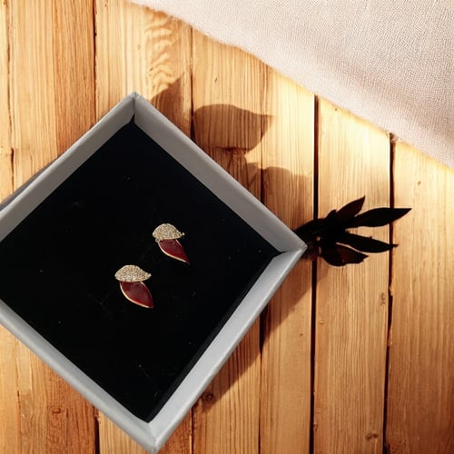 حلق احمر وذهبي مميز نسبه كبيره من الفضه 925 مع كل...