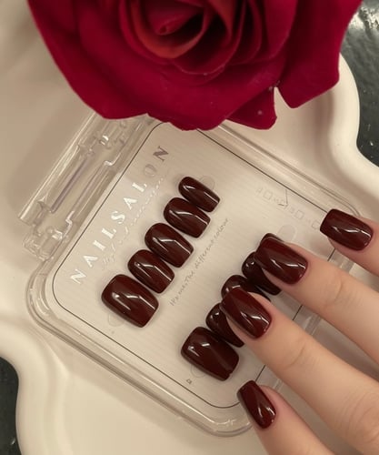 أظافر مميزه بجوده عاليه مع امكانيه قصها وبردها ، ت...
