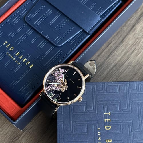 ساعة تيد بيكر