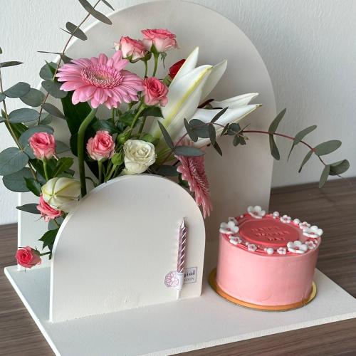 استاند خشبي انيق كيك وورد