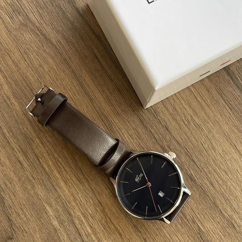 ساعة لاكوست