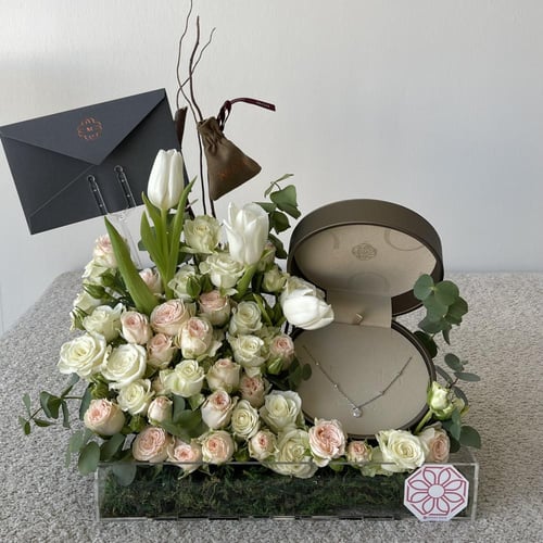 عقد فضة MOH بالورد