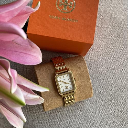 ساعة توري برتش ذهبي