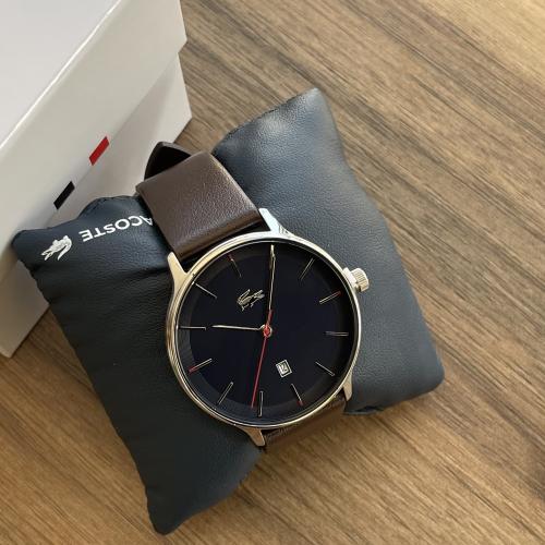 ساعة لاكوست