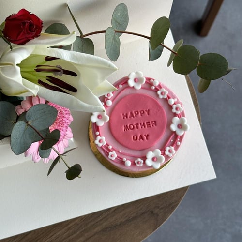 استاند خشبي انيق كيك وورد