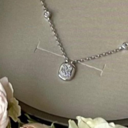 عقد فضة MOH بالورد