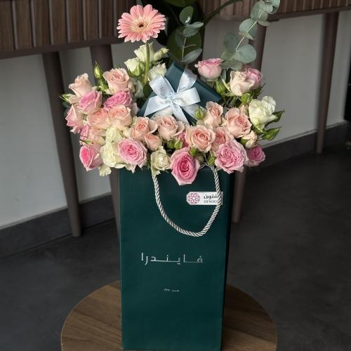 عقد فضة فايندرا بالورد