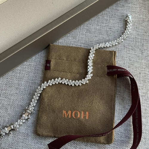 اسورة فضة MOH منسقة بالورد