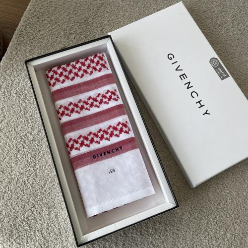 شماغ جيفنشي احمر مقاس 55