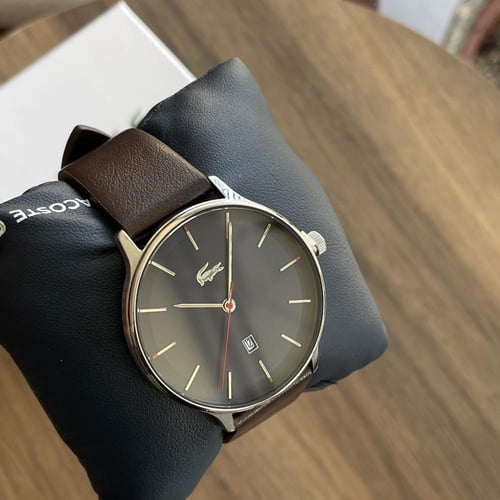 ساعة لاكوست