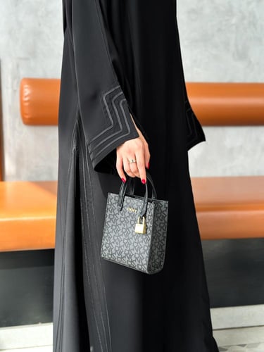 عباية الهنوف .