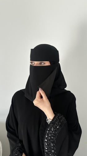 نقاب كرستال مبطن حرير