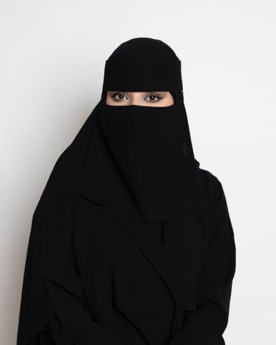 نقاب ملكي وسط