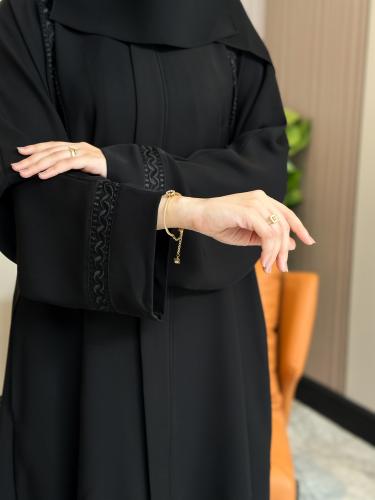 عباية حور .