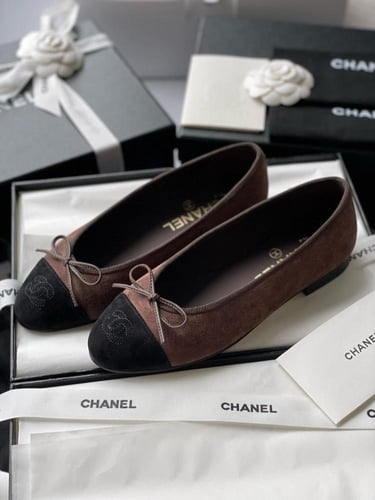 Chanel suede brown flats
