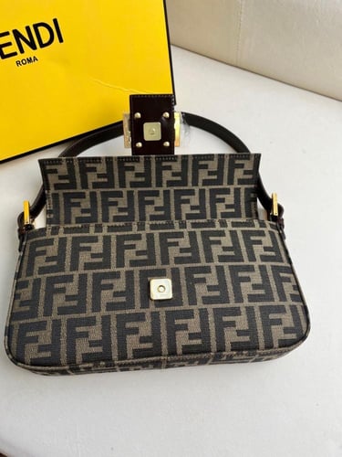 Fendi classic baguette