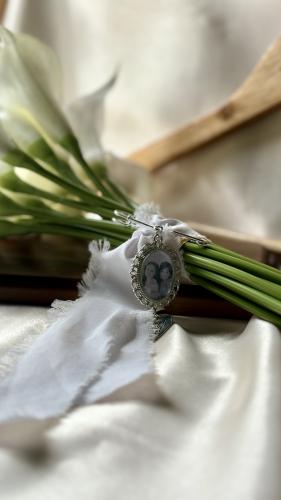 Bride's bouquet brooch