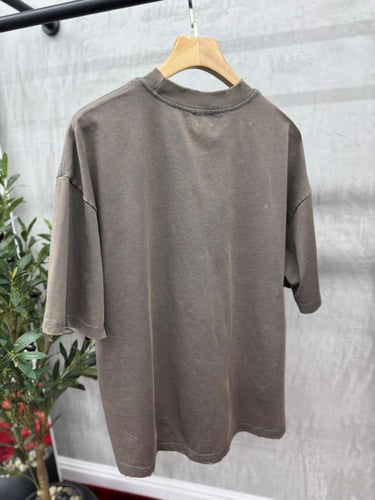 تيشيرت رجالي أوفر سايز بطبعة جرافيك فنية