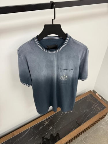 تي شيرت مغسول باهت