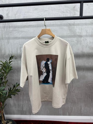 تيشيرت رجالي أوفر سايز بطبعة فنية عصرية