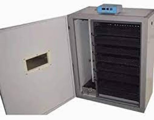 فقاسة رول 500 بيضة