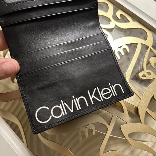 محفظة كالفن كلاين الاصليه