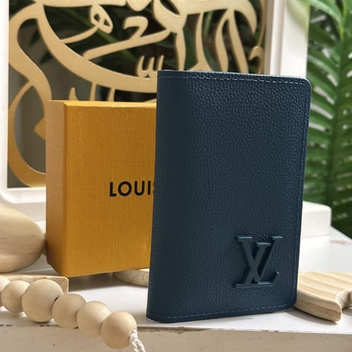 محفظة لويس فيتون