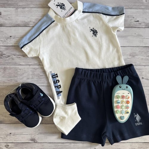 طقم ملابس U.S.POLO ASSN مقاس من 9-12 شهر