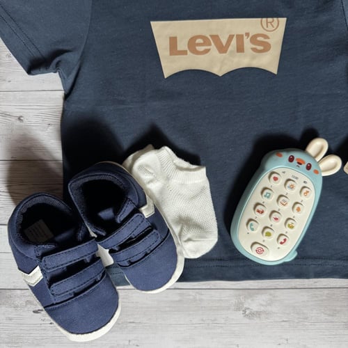 تي شيرت Levi’s مقاس 1-2 سنة