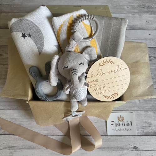 A set of gray cover made of muslin