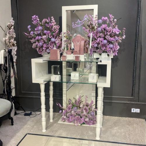 إيجار Velvet Crown